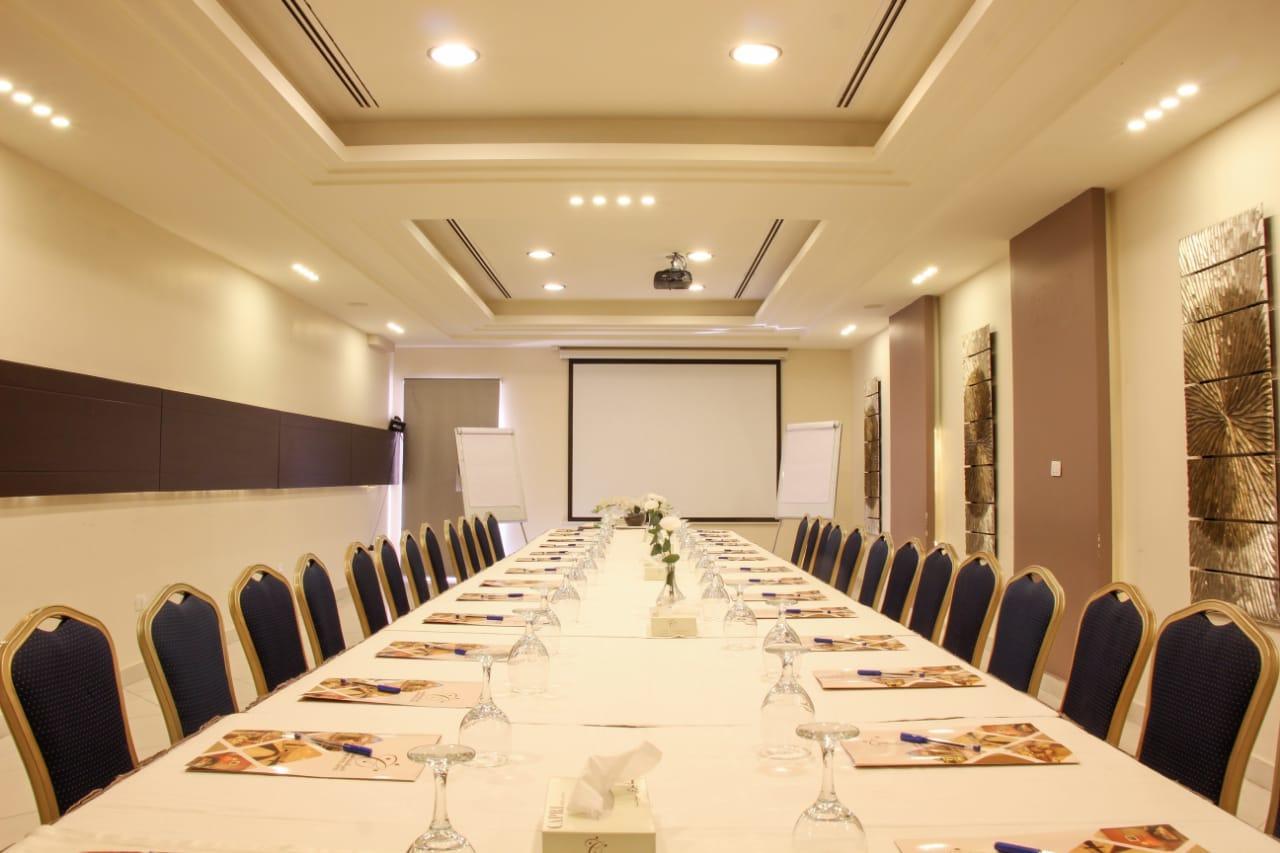 Capri Hotel Suites Amman Bagian luar foto