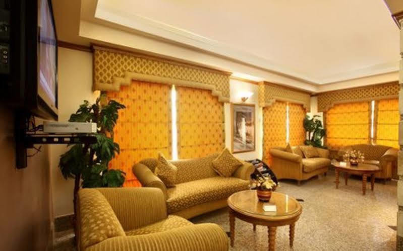 Capri Hotel Suites Amman Bagian luar foto
