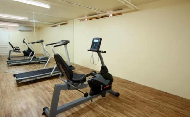 Capri Hotel Suites Amman Bagian luar foto