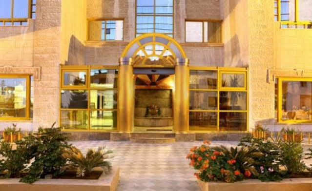 Capri Hotel Suites Amman Bagian luar foto
