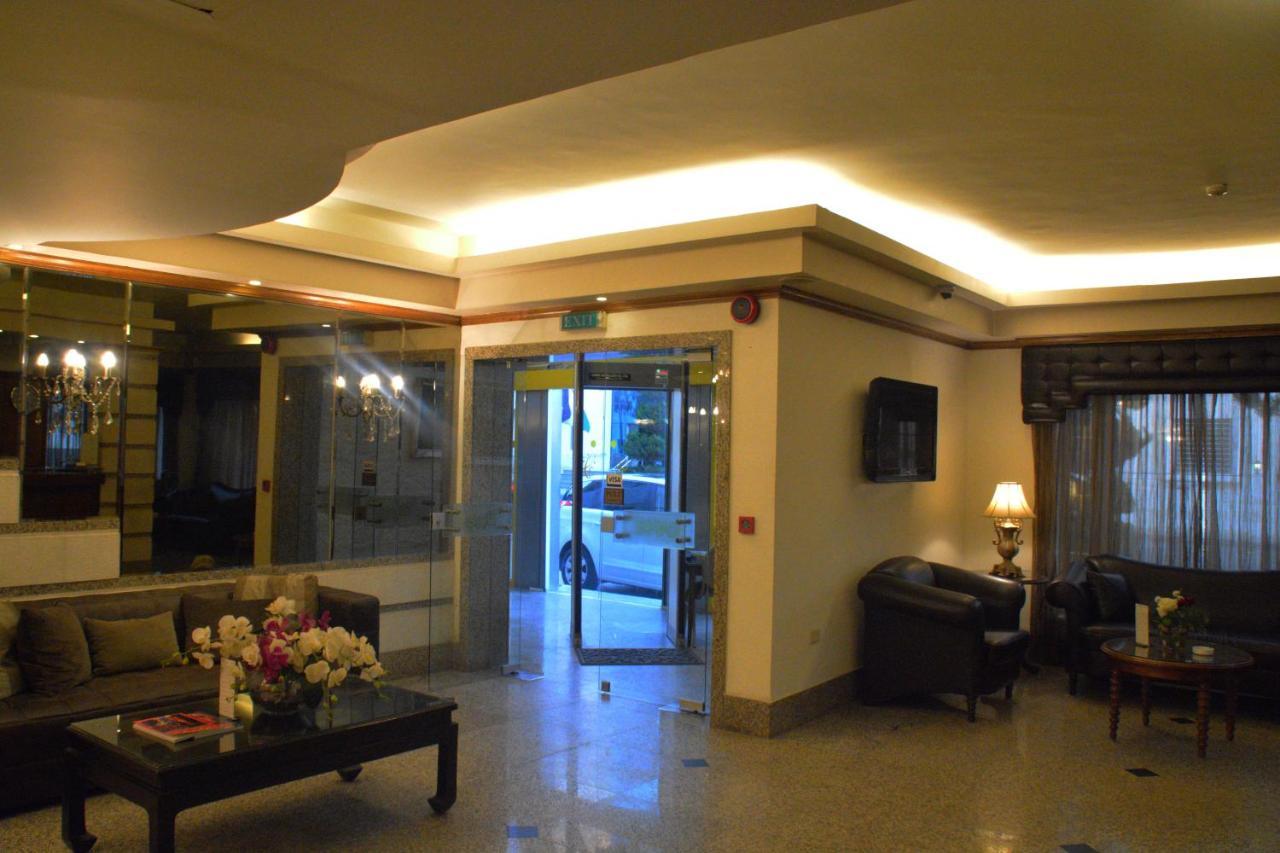 Capri Hotel Suites Amman Bagian luar foto