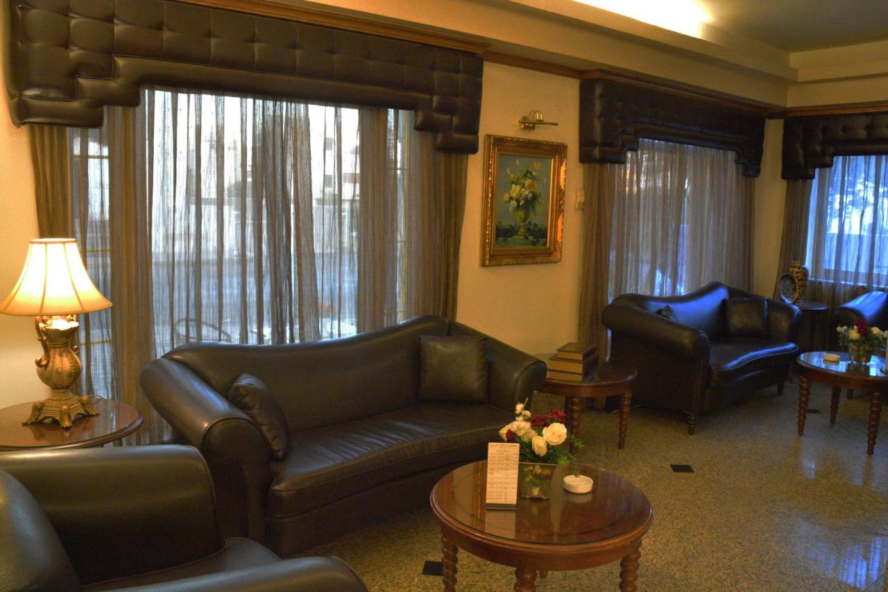 Capri Hotel Suites Amman Bagian luar foto
