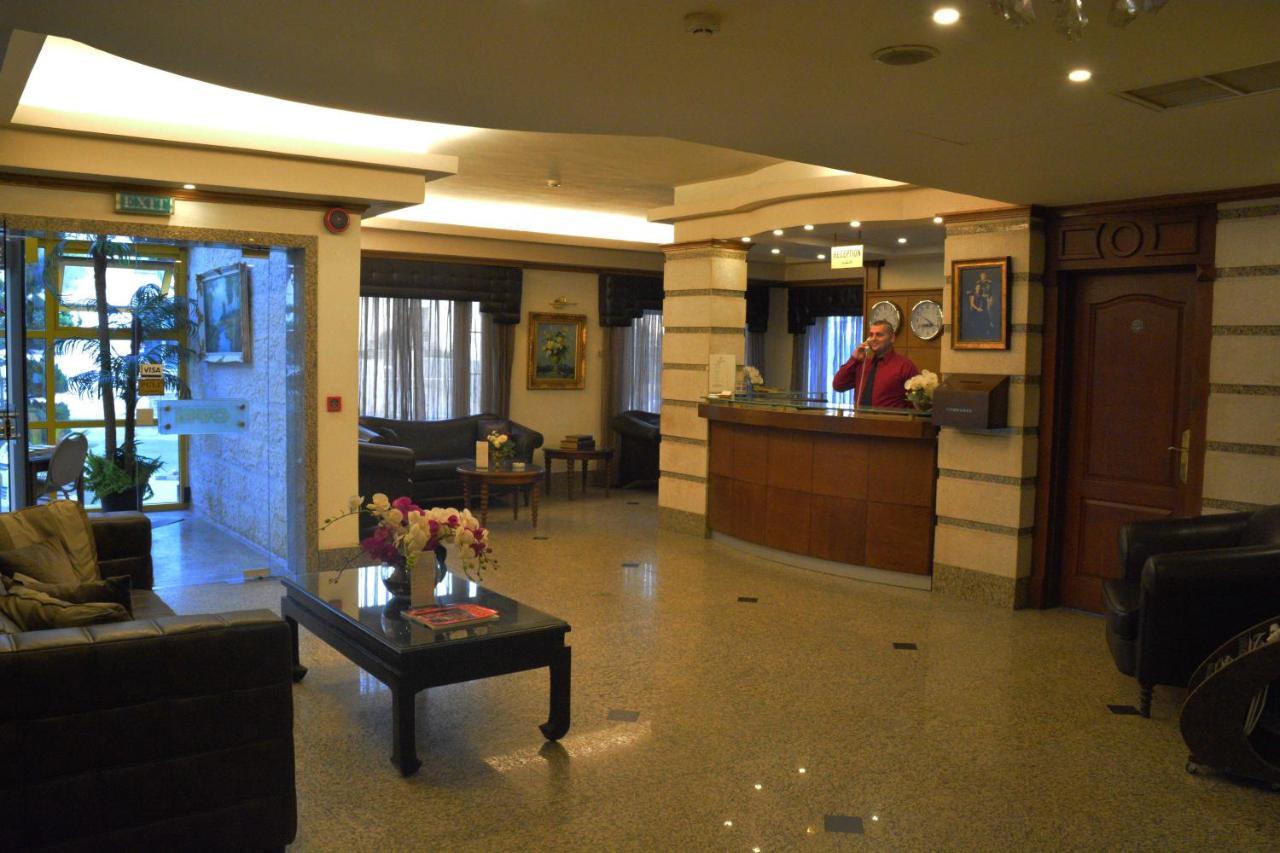 Capri Hotel Suites Amman Bagian luar foto